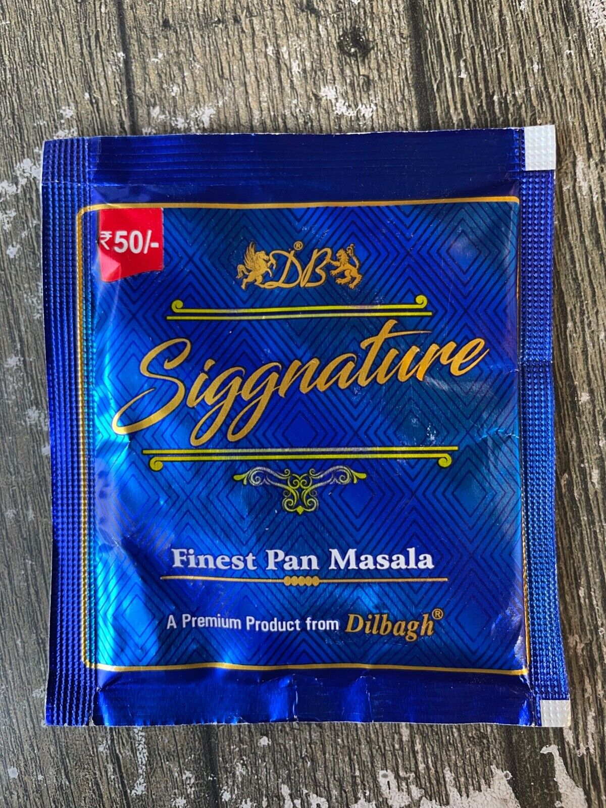 Siggnature Finest Pan Masala | 100% Natural | 18 gm each | 20 Pouches | Zipper - Alchemy Tradex