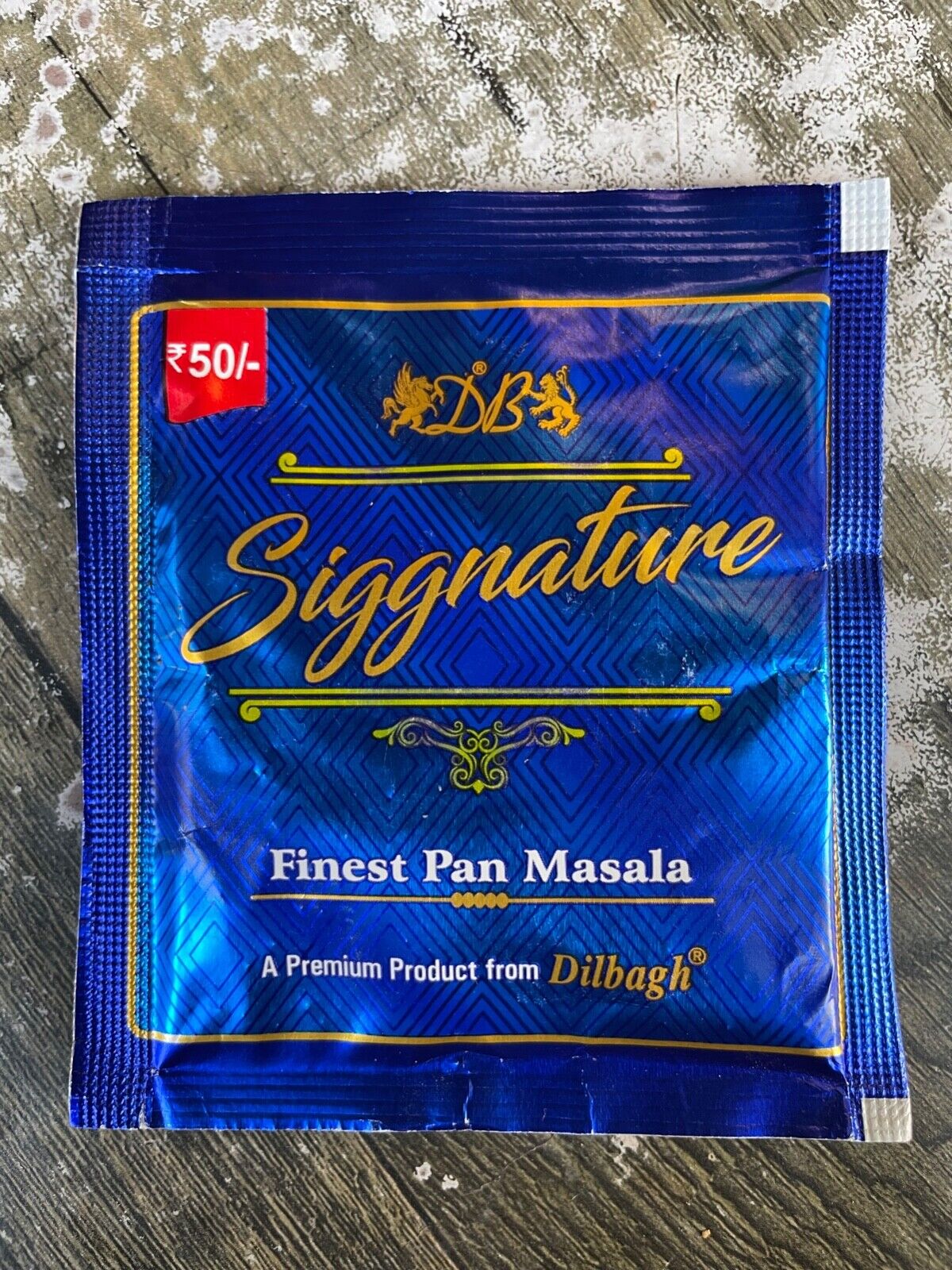 Siggnature Finest Pan Masala | 100% Natural | 18 gm each | 20 Pouches | Zipper - Alchemy Tradex