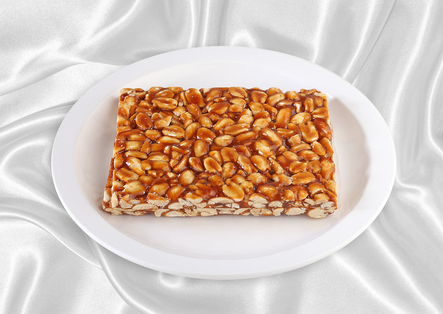 OM's Groundnut Chikki - 200g | Crunchy Peanut Delight, Sweet & Nutritious Treat