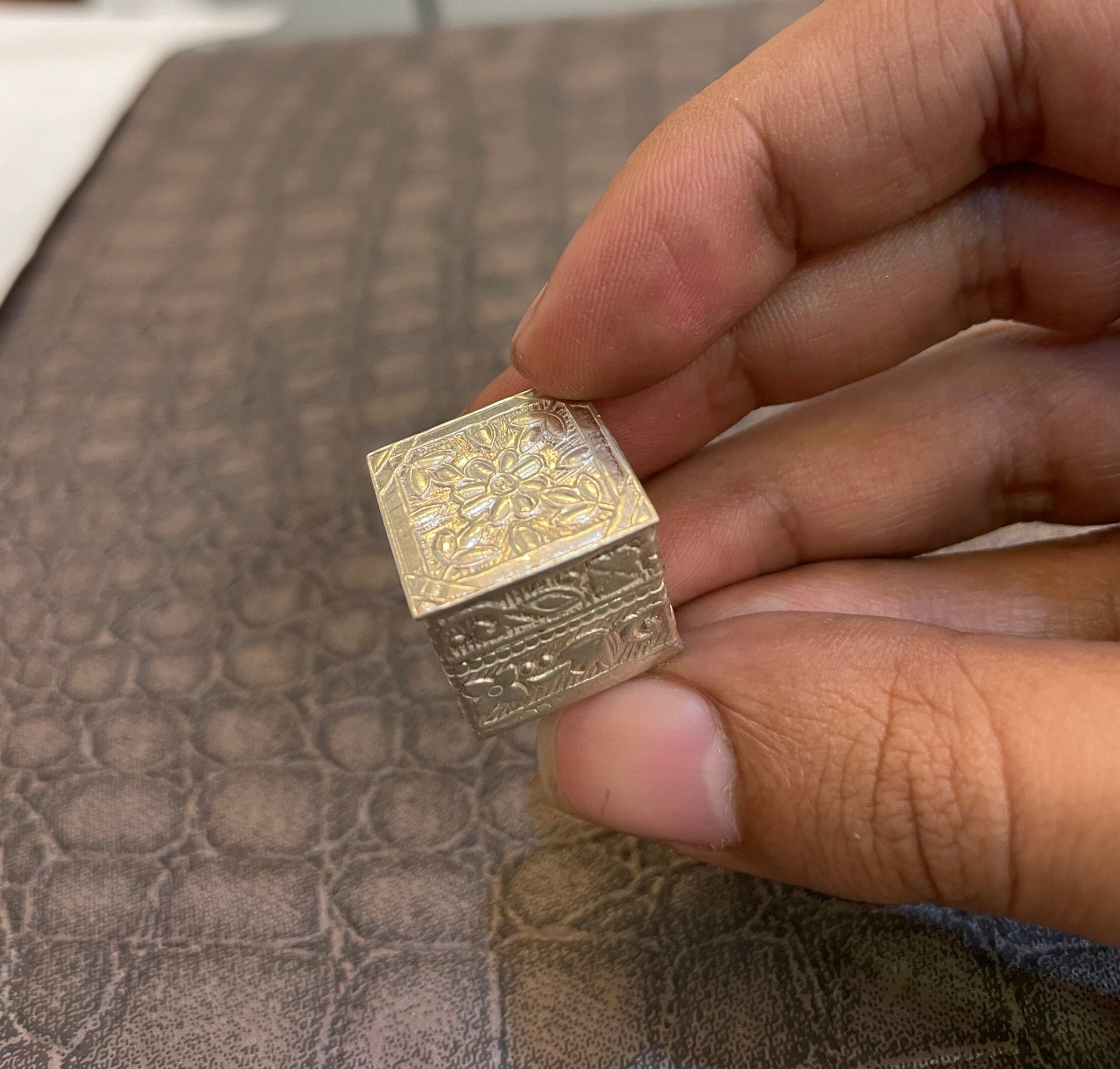 Sterling Silver - Tiny Square Trinket Box |Vintage style | Small Keepsake | Anniversary, Christmas Gift for her | Collectible Jewellery Box - Alchemy Tradex